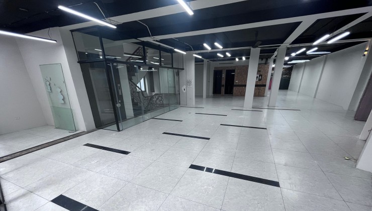 CHO THUÊ sàn văn phòng tại Ngã Tư sở DT335m2 thông sàn giá thuê ibox lh 0981263018