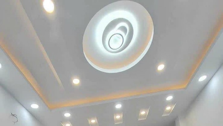 VÀO Ở NGAY VỊ TRÍ HIẾM  CÓ NHÀ 5 TẦNG ĐẦY ĐỦ NỘI THẤT GẦN UBND P10, BỆNH VIỆN HỒNG ĐỨC-- NHỈNH 4 TỶ