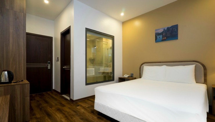 Bán khách sạn 5* trung tâm Bãi Cháy- Hạ Long, 34 phòng, đi bộ 2p ra bãi tắm, cạnh công viên Sun World, 38,5 tỷ