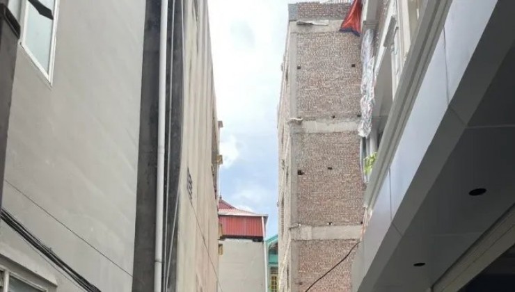 Bán nhà mới Lệ Mật,38m2, 5 tầng, mặt tiền 4.5m, 4.6 tỷ Long Biên.