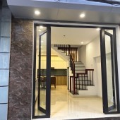 Bán nhà Phố Ngô Gia Tự  ,Dt 30m2, 4 tầng , Giá chào nhỉnh 4 tỷ ,Ngõ Oto thông  đỗ cửa