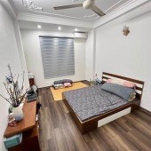 Nhà Ngọc Thuỵ cần bán, lô góc diện tích 33 mét, sổ vuông đét, nhỉnh 4 tỷ