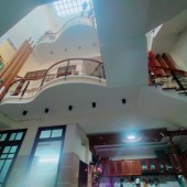 ► Nhà kiệt gần Nguyễn Tất Thành thông Đinh Tiên Hoàng, 120m2, 3 mê cực chất, ~30tr/m2