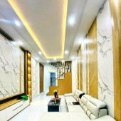Chính chủ nhỉnh 5 tỷ ngay trung tâm Q1 - Trần Quang Khải - Cần bán gấp.dt 47m2