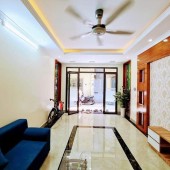 Bán nhà Tôn Đức Thắng - DT 33M2 - 5 Tầng - Lô Góc 3 mặt thoáng -Ba Gác đỗ trước cửa - 50m ra phố - ngõ thông kinh doanh - Xách vali về ở - Giá chào