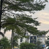 Tôi cần cho thuê nhà mặt phố số 84 Đền Lừ, Căn góc view Hồ Đền Lừ, mặt tiền 22m. Vỉa hè 2 bên đường