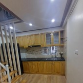 Tôi Bán Căn Tập Thể Tầng 2 Phố Hoàng Hoa Thám- Ba Đình - 70m2 - Giá 2.65 Tỷ( Có Bớt)
- Thiết kế: 
Gồm: 1 Phòng Khách, 1 Bếp và 2 Phòng Ngủ, 2 wc
-