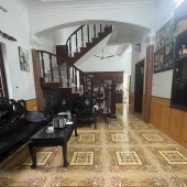 Bán nhà Ngọc Lâm - nhà rộng 40m2, 3 tầng x 3 ngủ, ở sướng, giá nét 3 tỷ, full nội thất