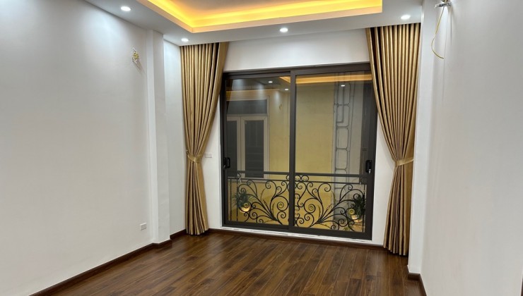 Bán nhà ĐỊNH CÔNG-dt40m2 x5T, full nội thất, nhà đẹp,ở luôn, ngõ 3m,giá 4,8 tỷ