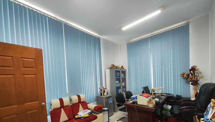 Bán nhà mặt tiền Trần Thị Vững, An Bình, Dĩ An, Bình Dương 210m2 giá rẻ