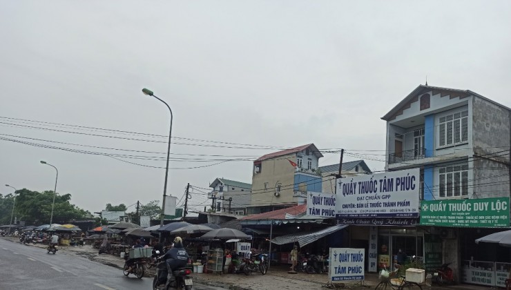 239m - lô góc - chỉ loanh quang 10tr/m
- Diện tích: 239 m 
- Giá : 12 triệu/m
- Lô góc 3 mặt tiền 
- Ngay gần đấu giá Đông Sơn, cách QL6 chỉ tầm 600m