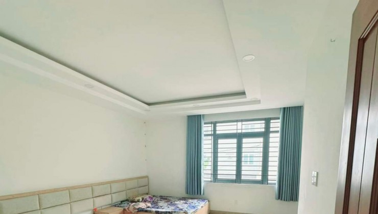 BÁN  NHÀ ĐƯỜNG SỐ 9 - LINH TÂY - THỦ ĐỨC 
DT: 136M2 ( 6 X 23 ) 3 TẦNG BTCT + 4PN + NHÀ HOÀN CÔNG