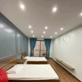 SIÊU PHẨM HIẾM- LÔ GÓC - TRUNG TÂM VIỆT HƯNG -VỊ TRÍ VIP - PHÂN LÔ - Ô TÔ ĐỖ TRƯỚC CỬA - AN NINH ĐỈNH - TẶNG FULL NỘI THẤT