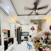 PHỐ VIP - GIANG VĂN MINH - GẦN OTO - 35M x 5 TẦNG - NHÀ MỚI - 3PN - Ở NGAY