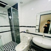 Nhà mới hoàn thiện, chính chủ cho thuê, VP, Kinh doanh - 136m2_ 4.5T; 33 Tr. Mai Dịch