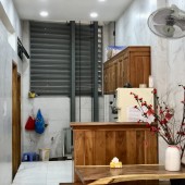 Bán 3 Tầng Đường 160 Gần Lê Văn Việt, 4 PN, 5,5m*16m Nhỉnh 5 Tỷ, Ở NGAY, Có Sân Oto Trước Nhà