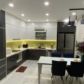 nhà đẹp Tràn Quốc Hoàn, ô tô tránh, kinh doanh, 65m2 chỉ 17.5 tỷ