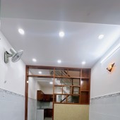 NHÀ ĐẸP NGANG 3.2 x 8 - 3 tấm - 4 phòng Ngũ 

chỉ 2 tỷ Đoàn Văn Bơ Q4