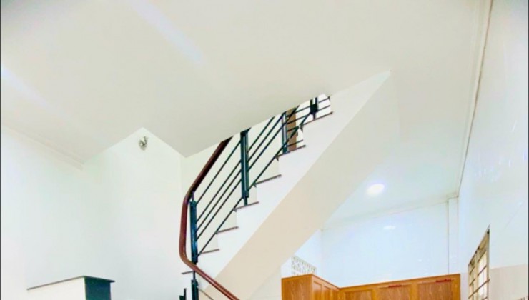 NHÀ 2 TẦNG - CHIẾN LƯỢC - HẺM XE TẢI - CHỈ 3 TỶ