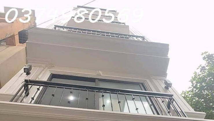 Nhà đẹp Logoc Mậu Lương thoáng full nội thất 
DT46m2, 5 tầng Giá 4,75 tỷ