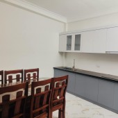 Bán nhà 1194 đường Láng, ngõ ô tô, xây 5 tầng, chắc chắn, ở ngay, an ninh tốt