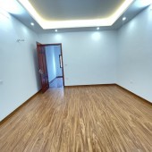 Bán Nhà Tập Thể  Thanh Nhàn, Tầng 1, 80m2, Chỉ 1.98 tỷ Tỷ Hai Bà Trưng, OTO.