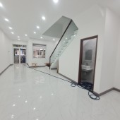 Nhà mới tinh Rosita Khang Điền - DT 100m2 - 3 tầng - cho thuê giá tốt