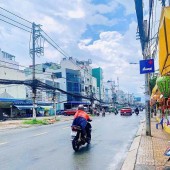 Nhà nguyên căn góc 2 mặt tiền đường CMT8, Phường 13, Quận 10. Vị trí đắc địa, kinh doanh sầm uất!