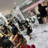 CHÍNH CHỦ CẦN SANG NHƯỢNG SALON TÓC TẠI HÀ NỘI Địa chỉ : ngõ 8 tổ 2 số nhà 84 Phú Đô , trục chính gần chợ phú Đô Nam Từ Liêm