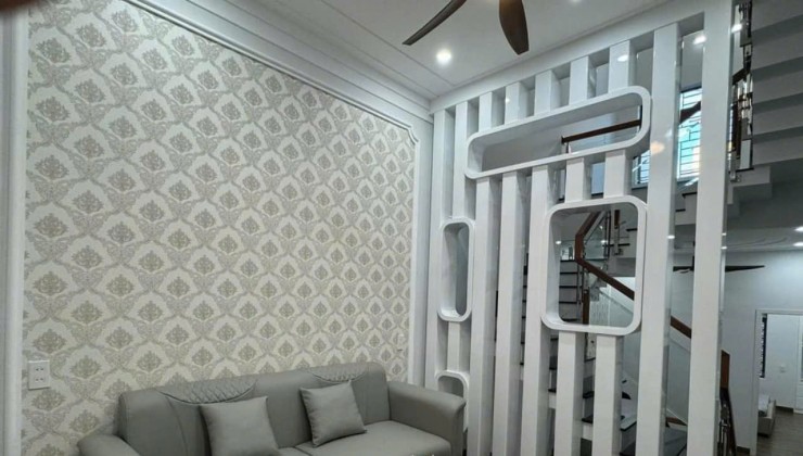 Nhà SIÊU PHẨM 3 tầng 3 mê TÂN CỔ ĐIỂN đường Phú Thạnh  - Ngay UBND Quận Liên Chiểu