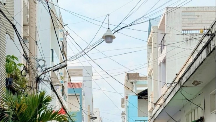 GIẢM 400TR -CÒN 6.4 Tỷ
  - LÊ VĂN QUỚI - NHÀ ĐẸP 4 TẦNG - 65M2 - SỔ NỞ HẬU NGANG LỚN HƠN 5M - HẺM XE TẢI 6M THẲNG 1TRỤC -6.8 TỶ.