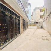 CCMN TRUNG KÍNH- CẦU GIẤY 48m2 -5T -9 PHÒNG CHO THUÊ-DOANH THU 50TR/THÁNG-GIÁ CHÀO 10.4 TỶ