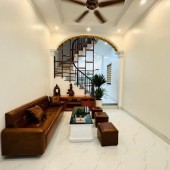 NGUYỄN KHANG - CẦU GIẤY PHÂN LÔ NGÕ THÔNG Ô TÔ QUA NHÀ 40M2 10.5 TỶ