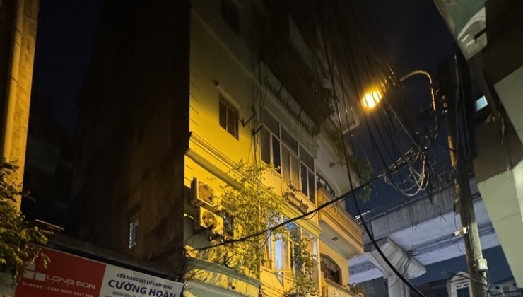 MỘT NHÀ RA MẶT PHỐ CẦU GIẤY – CHỦ THIỆN CHÍ BÁN