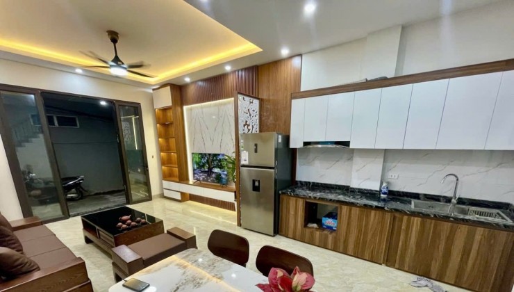 Rẻ đến khó tin! Ngôi nhà mơ ước 32m², 5 tầng, chỉ 5,99 tỷ