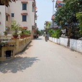 Bán lô đất cao xá đức thượng hoài đức .
- Dt : 68m mt 4.1 m .Hướng Bắc 
- Giá : 7xtr/m .
