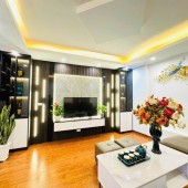 NHà MT gần Đỗ Xuân Hợp, 90m2, 3 tầng , 4 PN,tặng NT, Sổ vuông A4