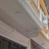 Nhà 4 tầng đường Lý Sơn, Long
Biên -Giá 6,4 tỷ Dt 42m