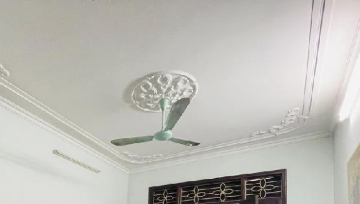 Bán nhà Lạc Long Quân Gần Hồ Tây 52m2 4 tầng 7.95 tỷ (152 triệu/1m2) Lô góc Ở sướng