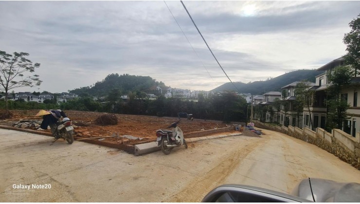 Hàng hiếm, 80m2 đối diện ĐHQG, sát Đại Lộ Thăng Long, ô tô tránh tại Hoà Lạc. Tài chính 3 tỷ