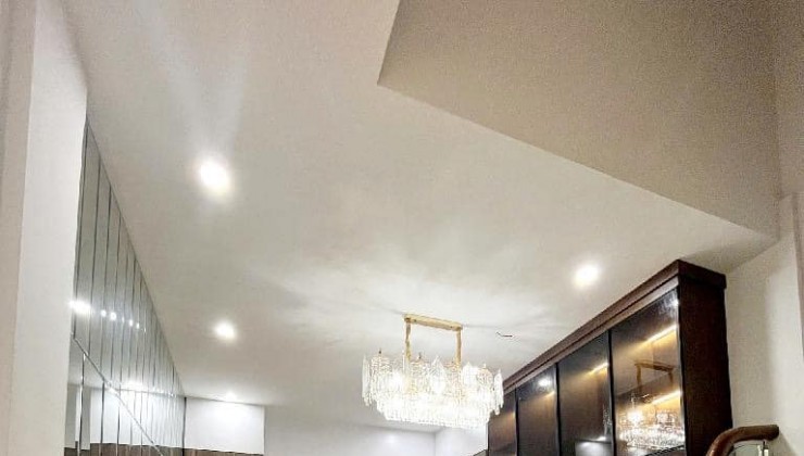 Bán nhà mặt phố Tây Sơn siêu đẹp 40m vỉa hè kinh doanh đỉnh mặt tiền rộng chỉ nhỉnh 16,3  tỷ đồng.