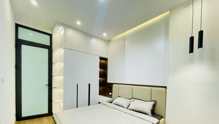 Bán nhà mặt phố Tây Sơn siêu đẹp 40m vỉa hè kinh doanh đỉnh mặt tiền rộng chỉ nhỉnh 16,3  tỷ đồng.