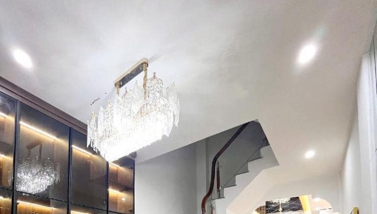 Bán nhà mặt phố Tây Sơn siêu đẹp 40m vỉa hè kinh doanh đỉnh mặt tiền rộng chỉ nhỉnh 16,3  tỷ đồng.