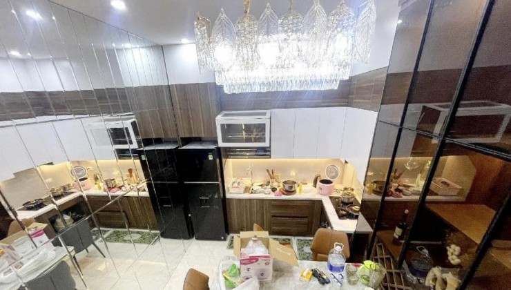 Bán nhà mặt phố Tây Sơn siêu đẹp 40m vỉa hè kinh doanh đỉnh mặt tiền rộng chỉ nhỉnh 16,3  tỷ đồng.