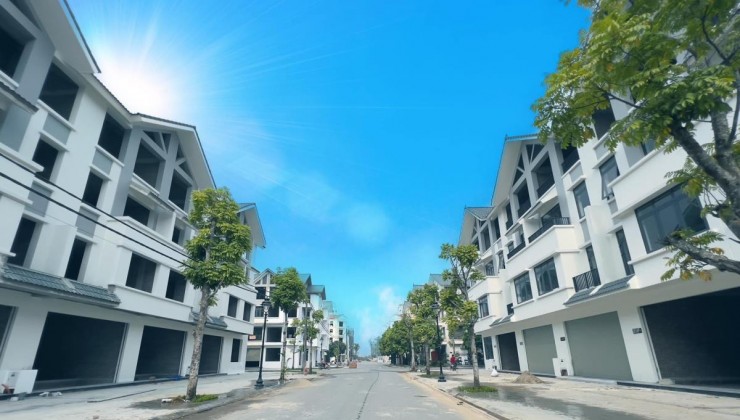 Cần bán gấp,bán cắt lỗ nhà liền kề 15 diện tích 100m2, view biệt thự, KĐT Hinode Royal Park giá cực tốt