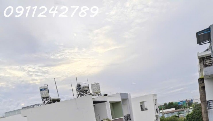 Lô đất rẻ nhất Samsung Village, Bưng Ông Thoàn, Phú Hữu, DT 51,6m2 giá 3,15 tỷ - LH 0911242789