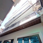 Căn nhà 6 phòng ngủ, mặt tiền siêu rộng, gần phố 30m - Mỗi phòng đều có ban công, thiết kế nở hậu.
