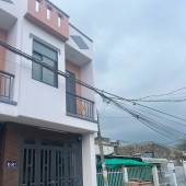 Bán nhà vị trí cực đẹp tại Đức Hòa Long An - 52m2 -  1 trêt 1 lầu - SHR - chỉ 695tr. Lh:0976999395