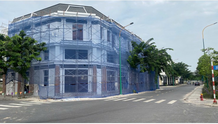 Sở hữu nhà phố Hòa Lợi, Bến Cát với giá cực rẻ, chỉ 2,66 tỷ!
Own a Townhouse in Hoa Loi, Ben Cat at an Unbeatable Price – Only 2.66 Billion VND!
