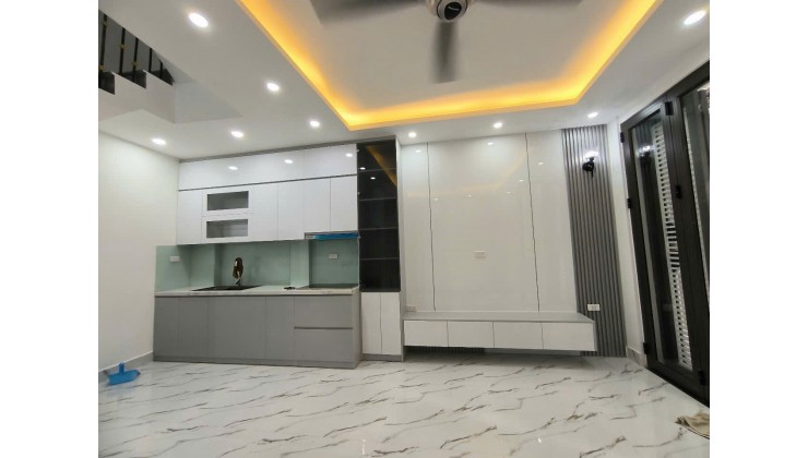 Bán nhà mới xây 4 tầng, 30m², Lĩnh Nam, Vĩnh Hưng, Hoàng Mai, 3.9 tỷ